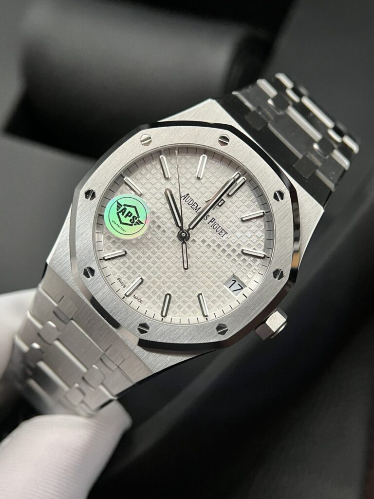 Audemars Piguet Royal Oak 15500ST Replica Watch White Dial APS 41mm