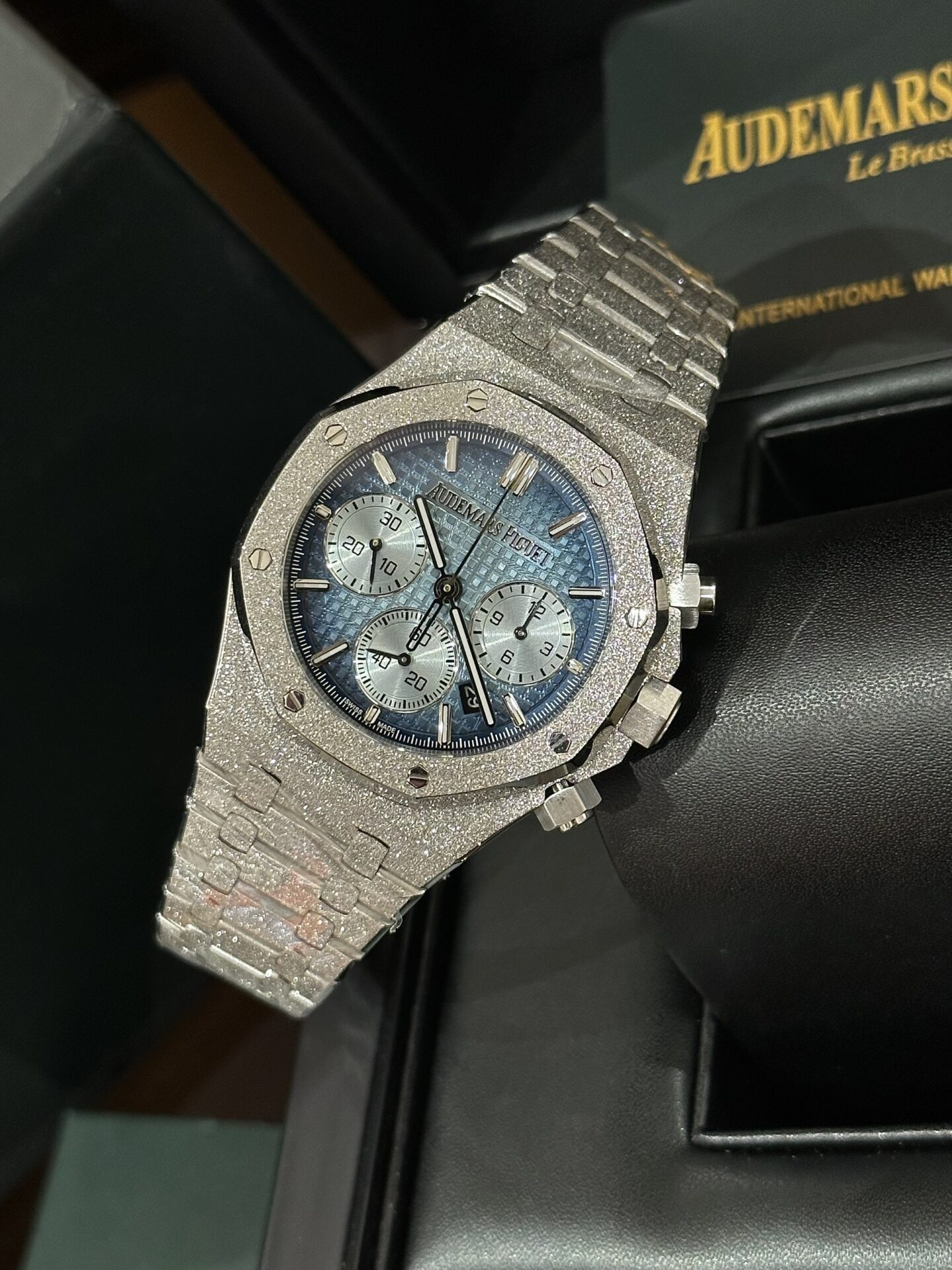 Audemars Piguet Royal Oak 26331BC Replica Watch Frosted-Gold 41mm