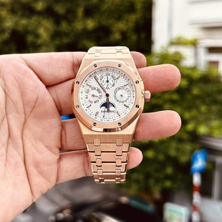 Audemars Piguet Royal Oak 26574OR White Dial Replica 1:1 Watch 41mm