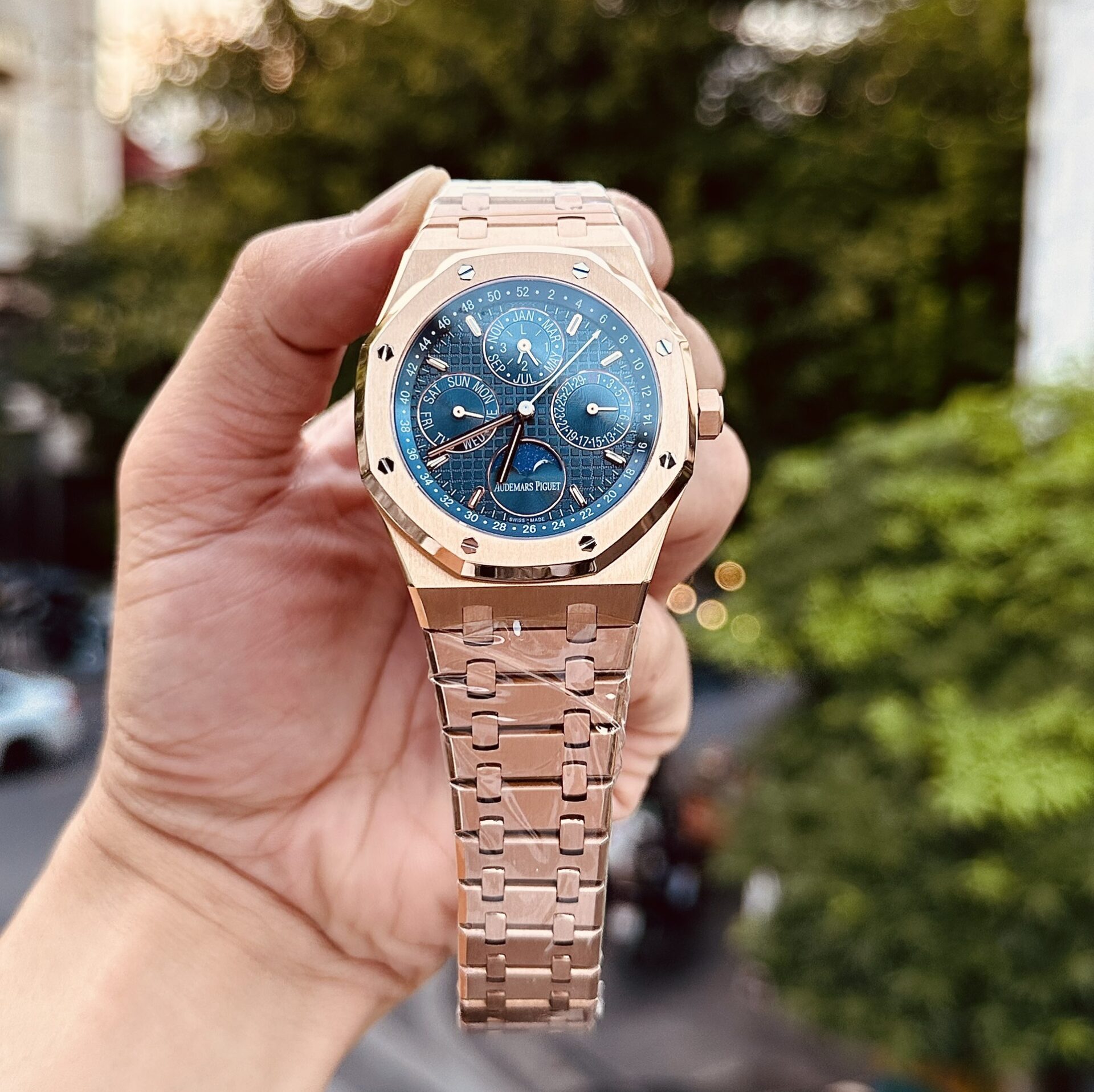 Audemars Piguet Royal Oak 26574OR Blue Dial Replica Watch 41mm