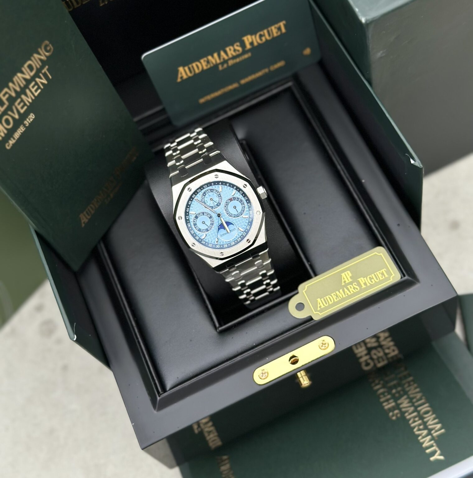 Audemars Piguet Royal Oak 26574ST Replica Watches Blue Dial 41mm