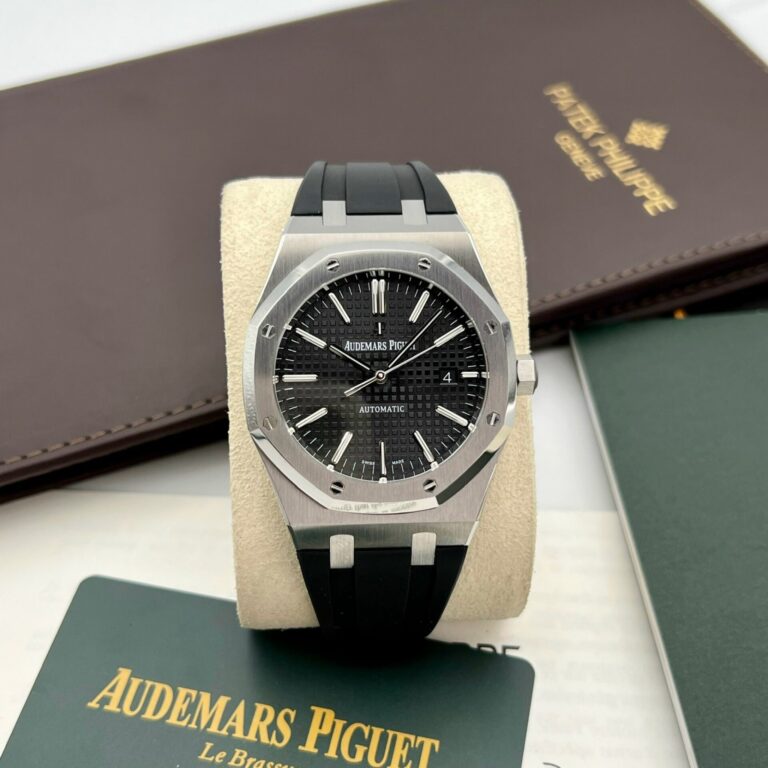 Audemars Piguet Replica Watch Royal Oak 15400ST Black Dial Rubber Strap 41mm