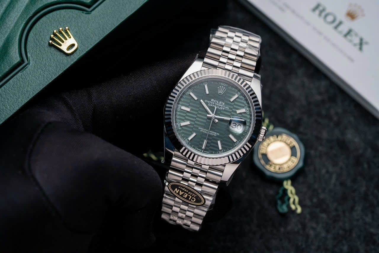 Rolex DateJust 126334 Replica Watch Green Dial Jubilee Strap Clean 41mm