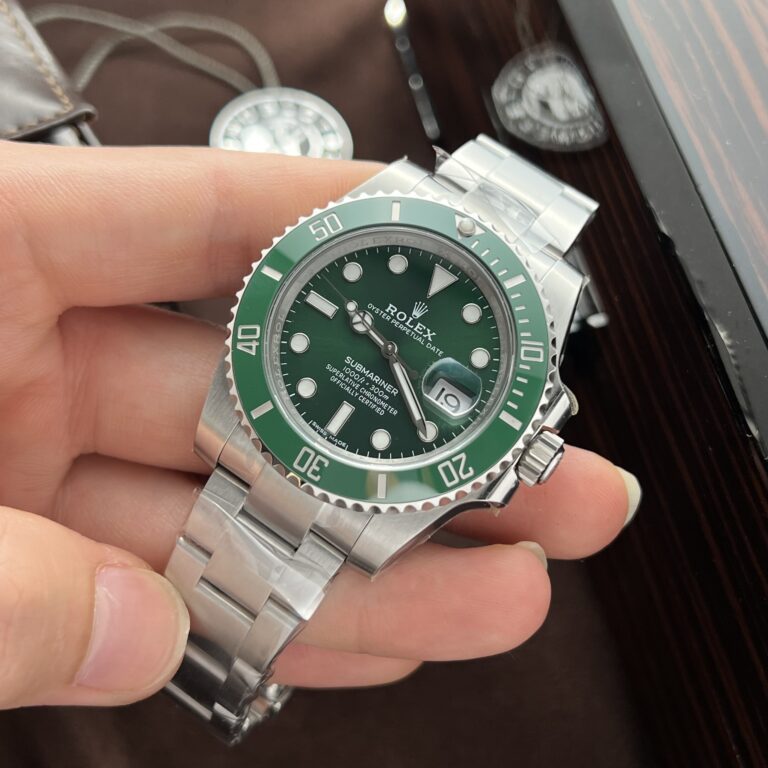 Rolex Submariner 116610LV Hulk Replica Watch Clean Factory 40mm