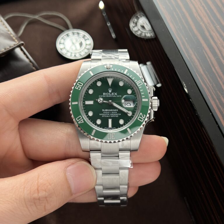 Rolex Submariner 116610LV Hulk Replica Watch Clean Factory 40mm