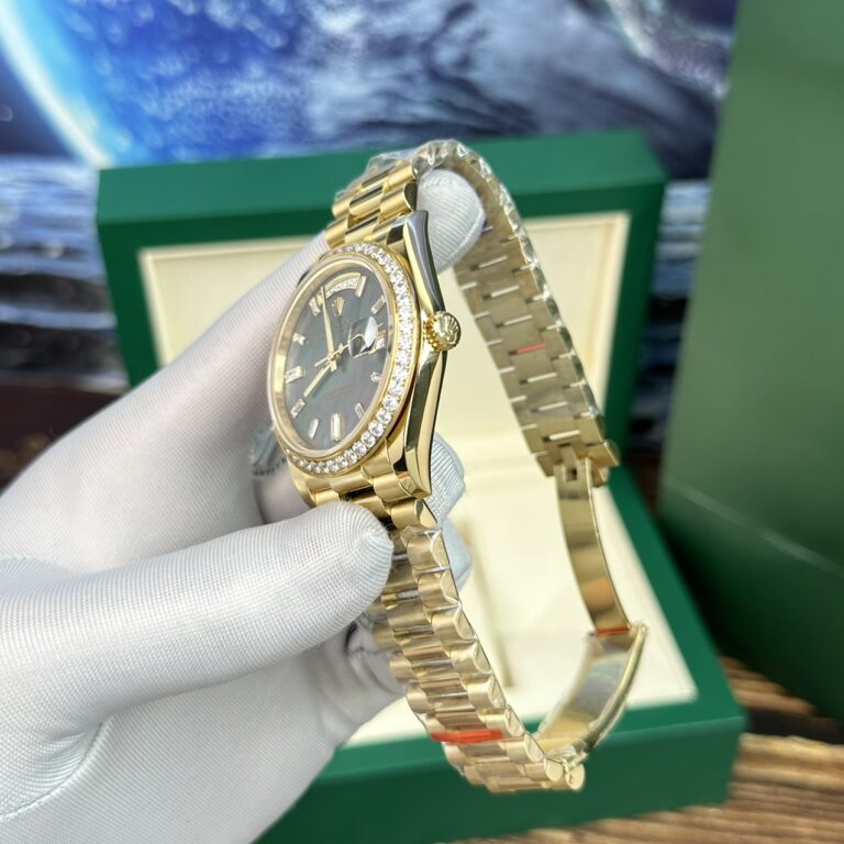 Rolex Day-Date Super Fake Watch Mother-Of-Pearl Dial With Diamonds BP Factory 40mm